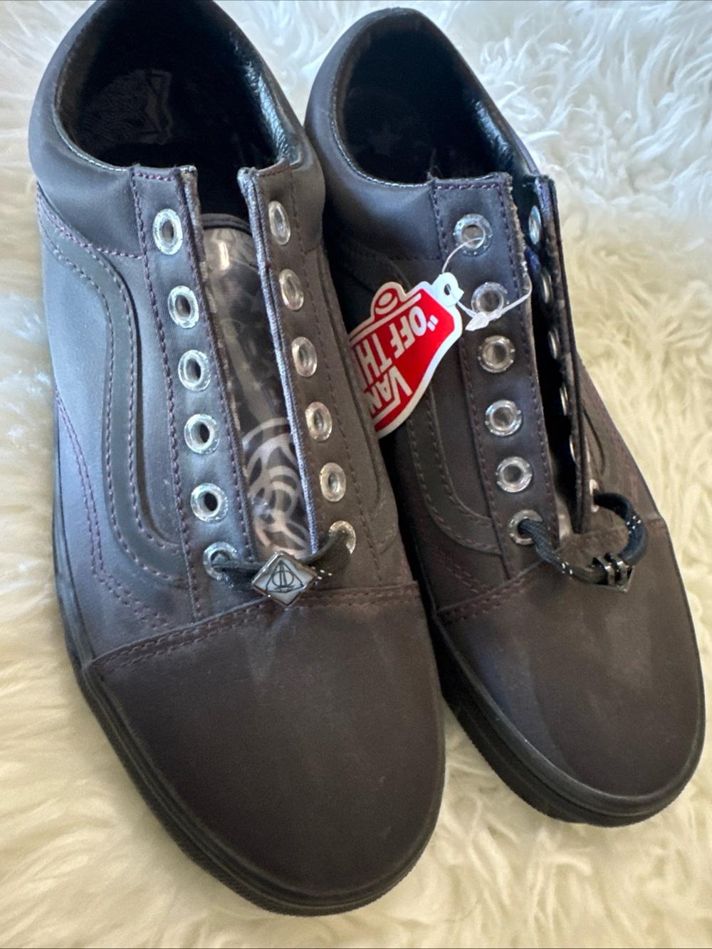 Vans Men’s Dark Gray Low-Top Sneakers